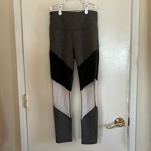 SO Junior's Athletic Every Day Leggings S Black Grey White Mesh Colorblocking